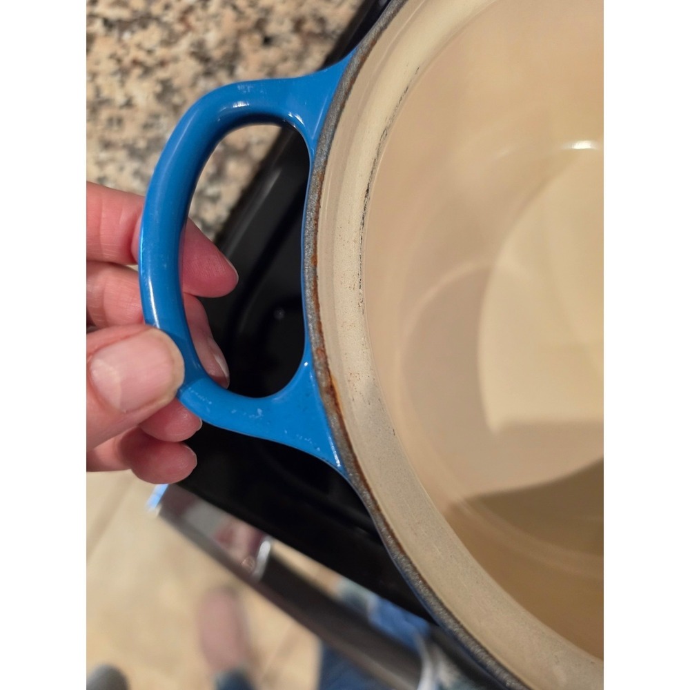 Le Creuset multifunctional 2.5qt sauce pan with skillet Marseille Blue - Picture 4 of 10